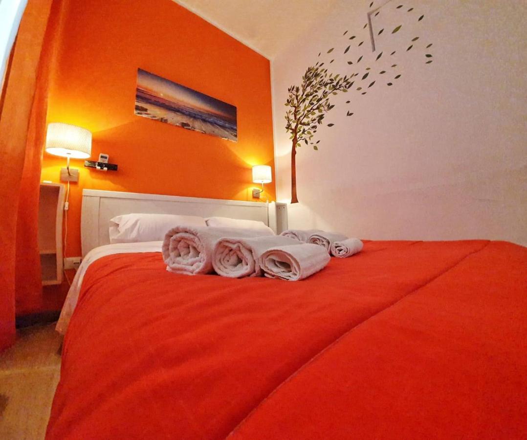 A Un Passo Dal Centro Hotel ปาแลร์โม ภายนอก รูปภาพ