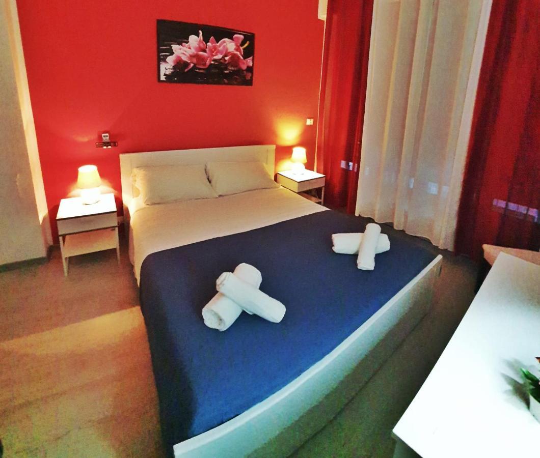 A Un Passo Dal Centro Hotel ปาแลร์โม ภายนอก รูปภาพ