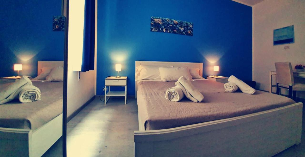 A Un Passo Dal Centro Hotel ปาแลร์โม ภายนอก รูปภาพ
