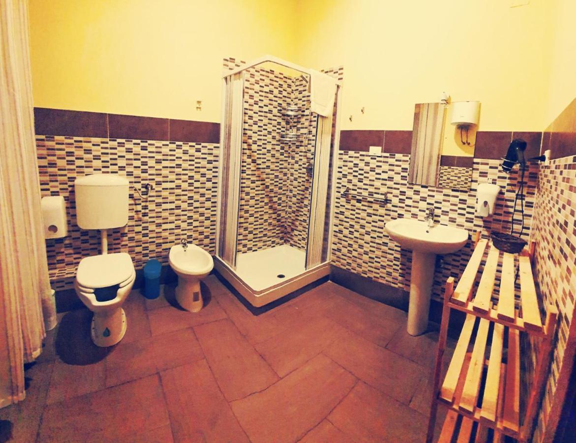 A Un Passo Dal Centro Hotel ปาแลร์โม ภายนอก รูปภาพ